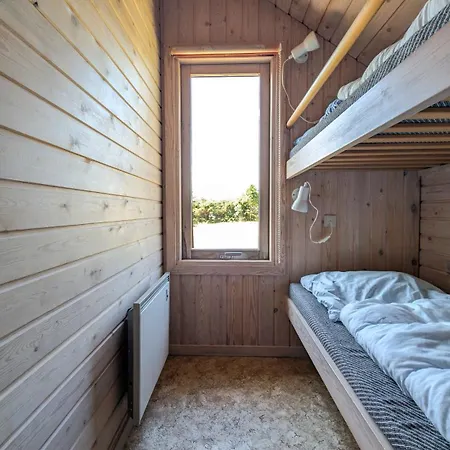 Henneby - * هين ستراند